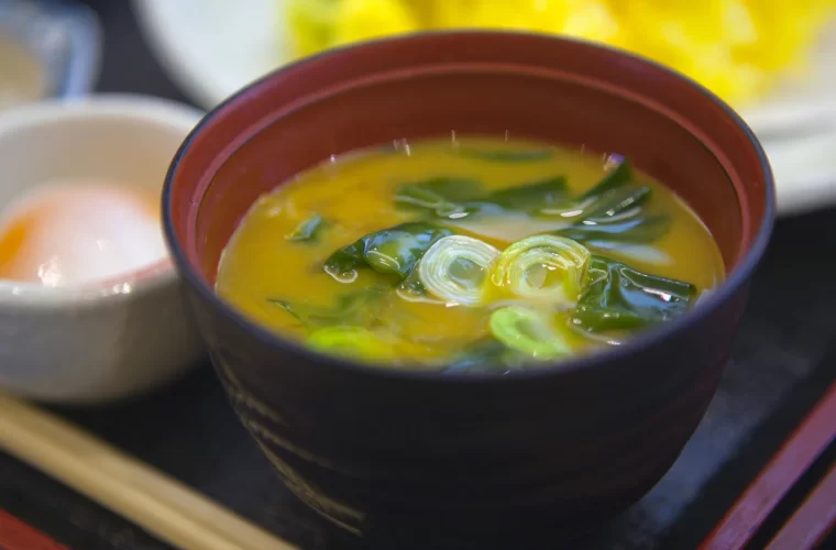 Red Miso Soup with Spinach and Tofu